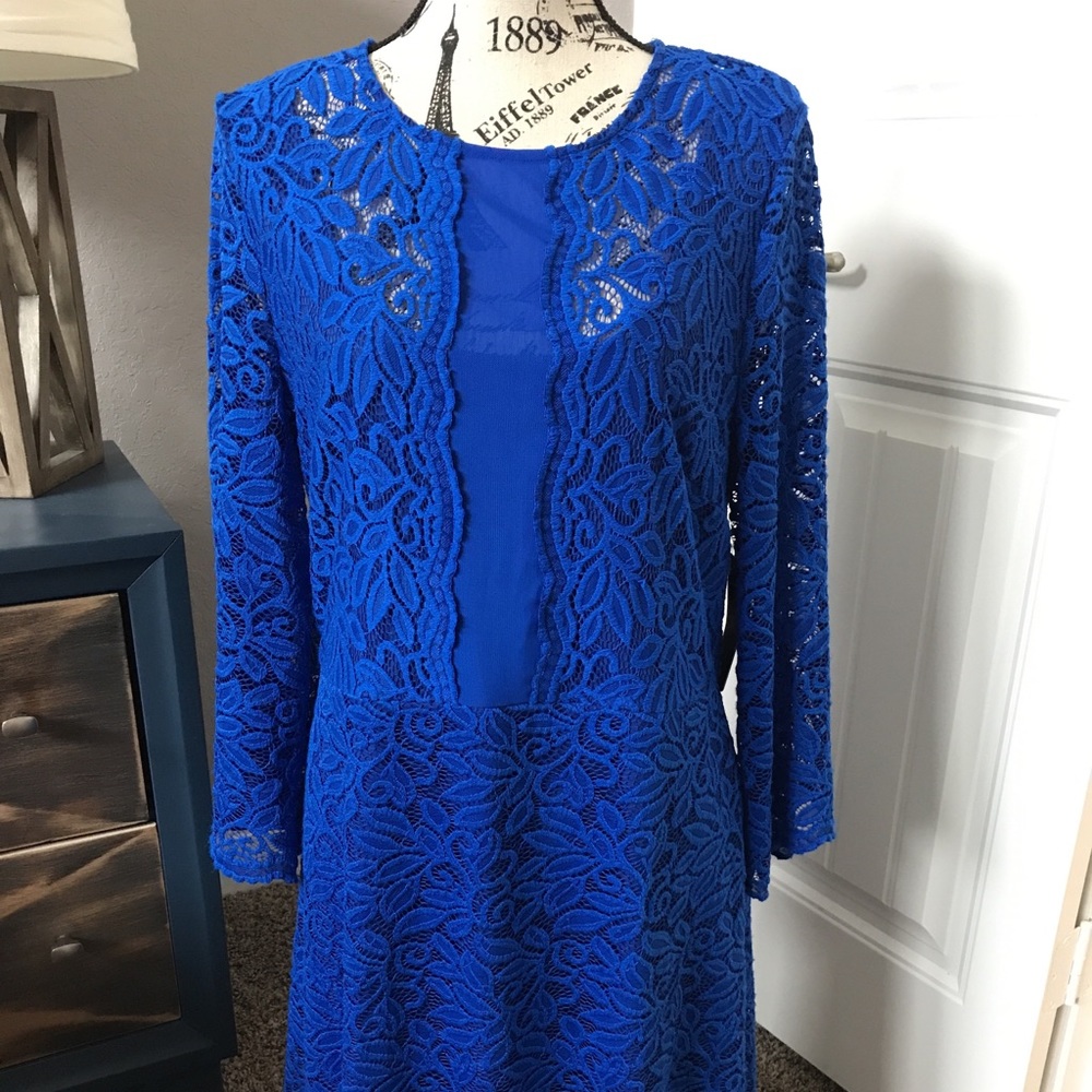 NWT laundry by Shelli Segal lace dress